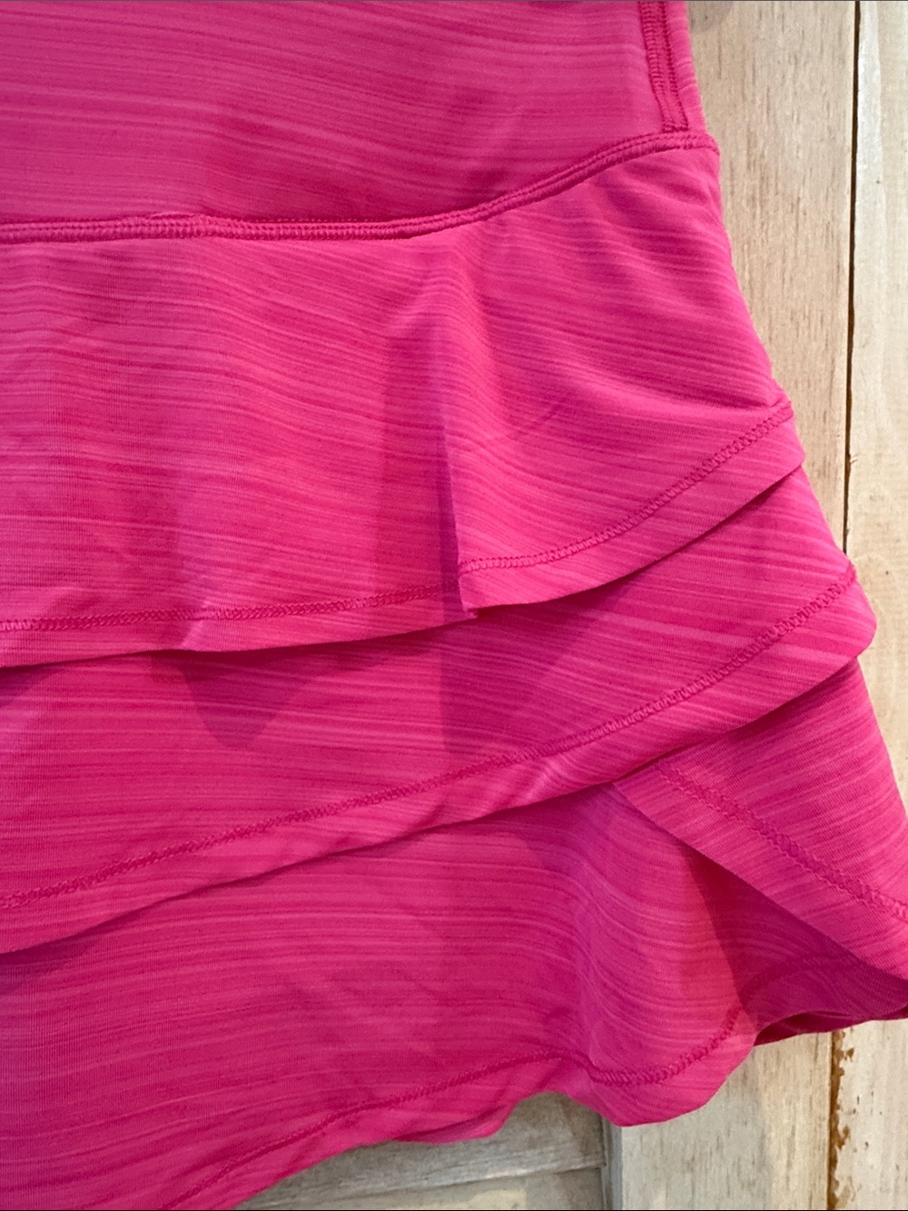 Calvin Klein Performance Stretch Fuchsia Tiered Ruffle Skort Medium - Picture 3 of 10